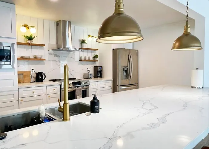 Newly Remodeled Beauty In