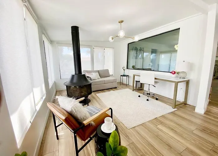 Newly Remodeled Beauty In Phoenix