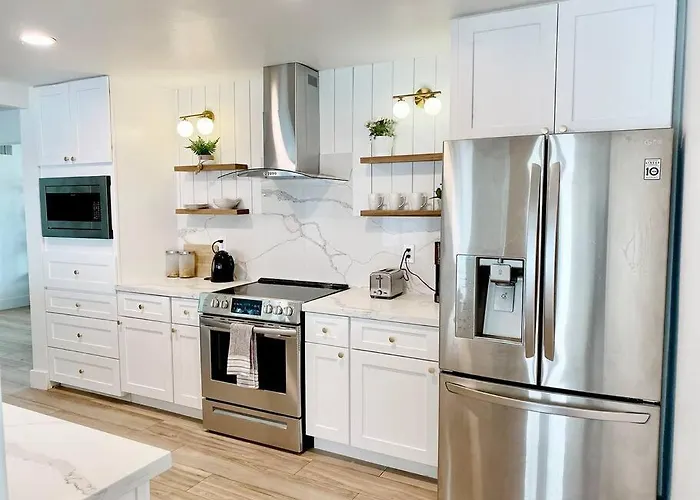 Newly Remodeled Beauty In Phoenix