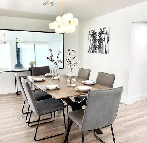 Newly Remodeled Beauty In Phoenix